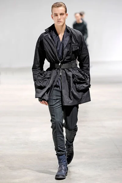 Look 8